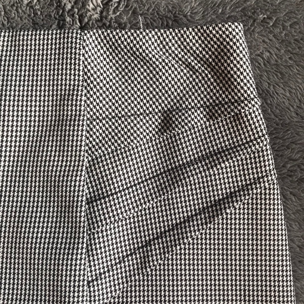 Houndstooth Pencil Skirt by New York & Company - EUC